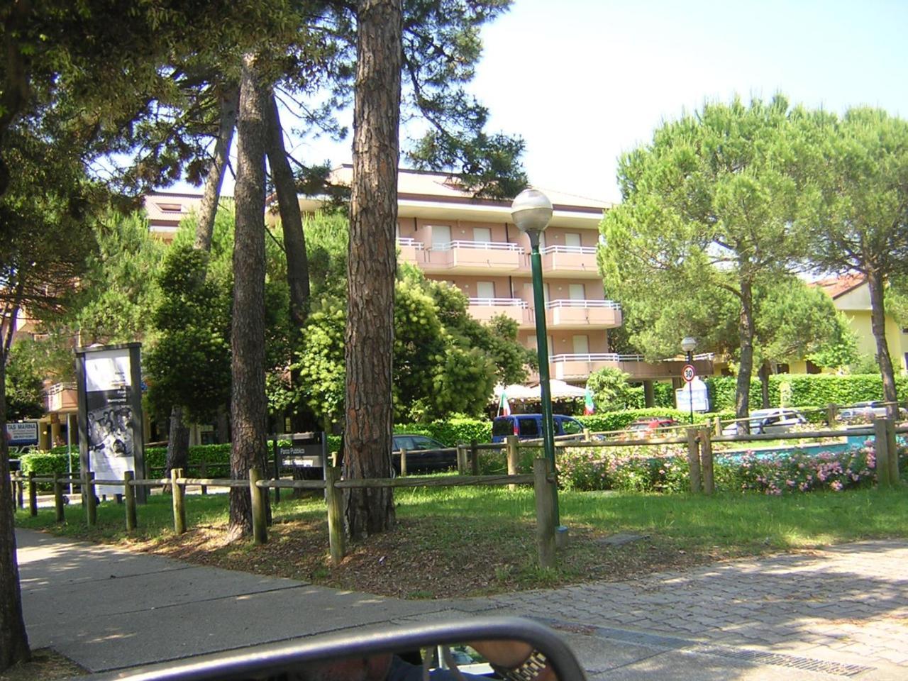 Cond Primavera Lignano Sabbiadoro Exterior foto